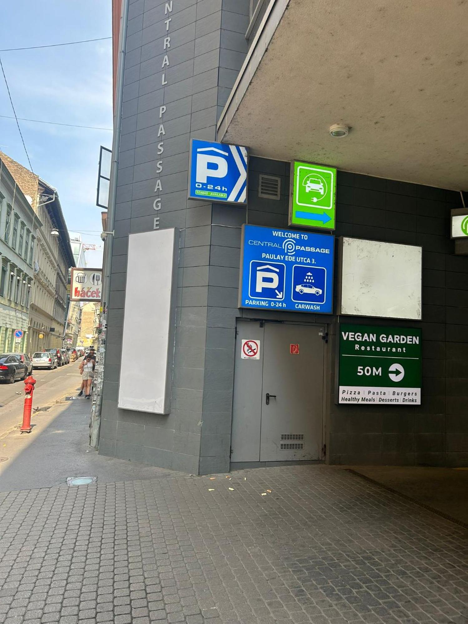 Ferienwohnung Vip Jacuzzi Luxury Budapest Exterior foto